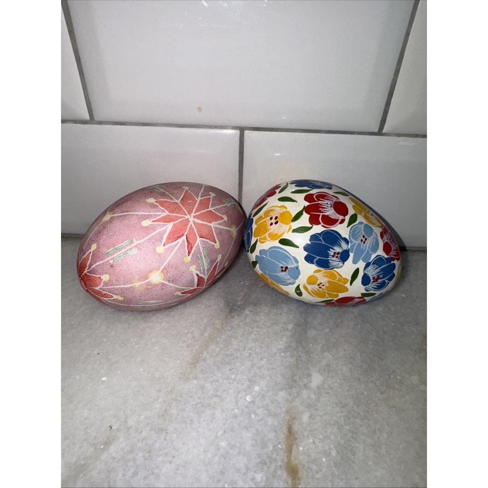 Vintage Set Of 2 Hand Painted Wooden Eggs EasterOLA000‎